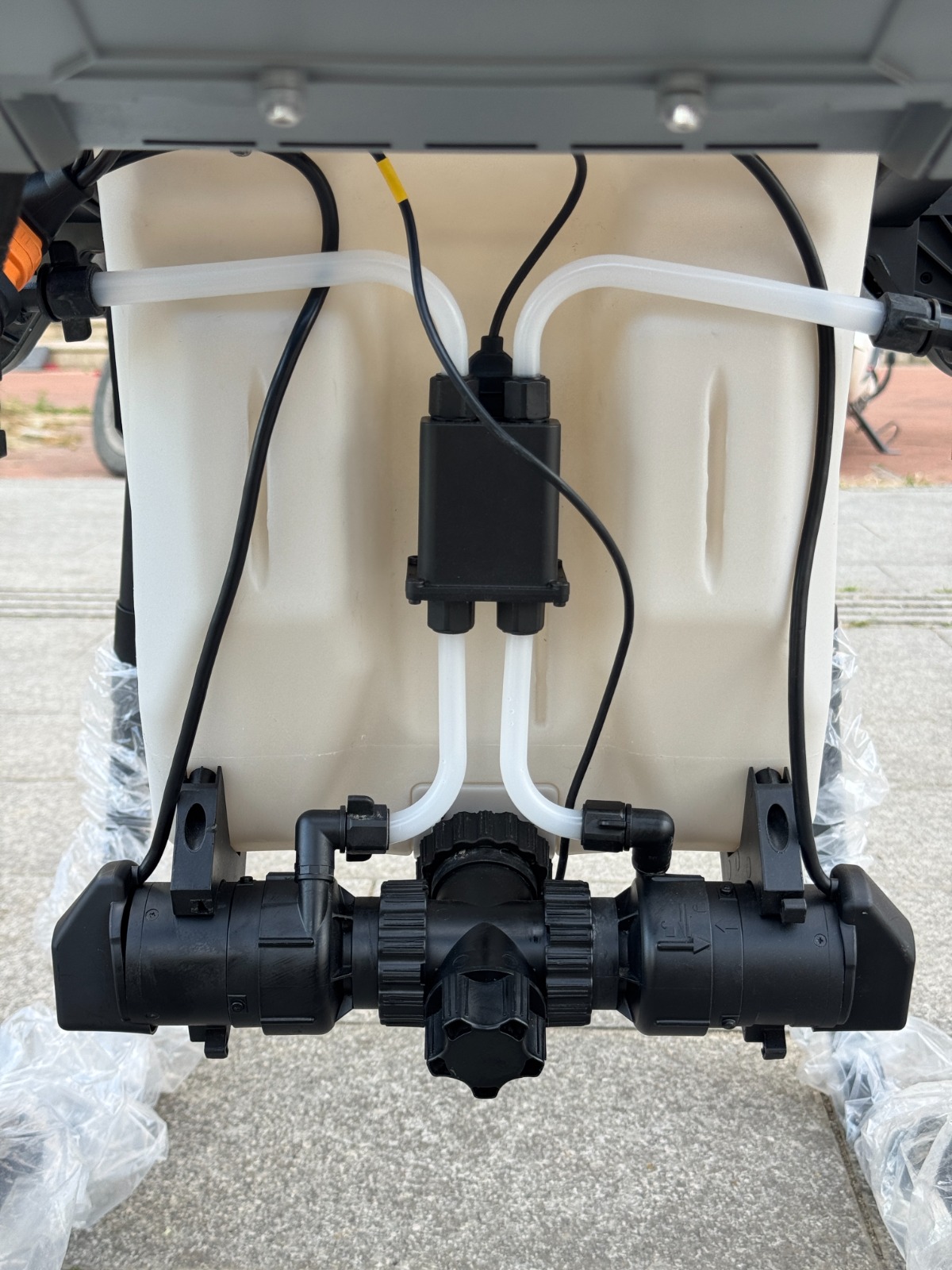 Pump & hose routing
